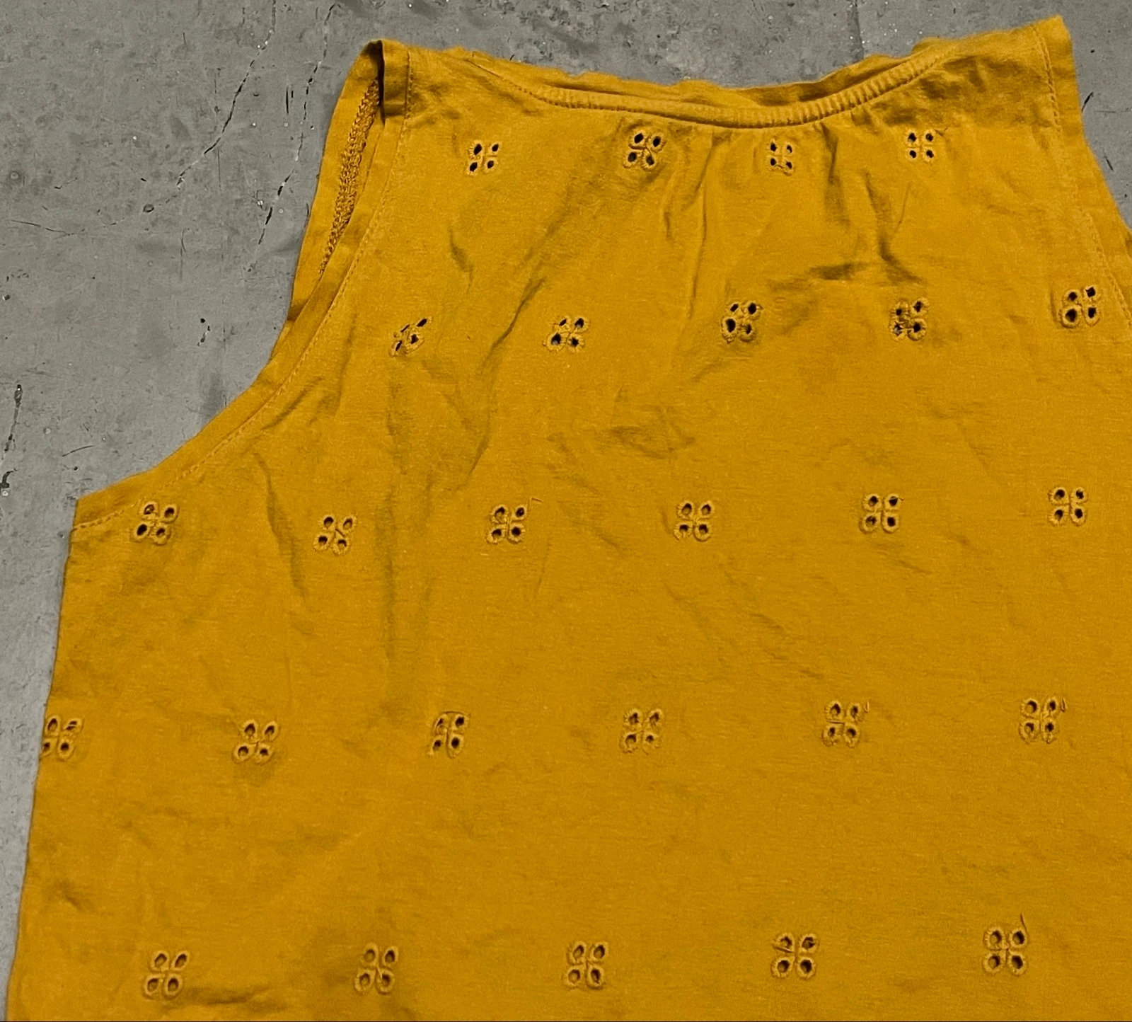 Camiseta naranja con calados  – photo 12